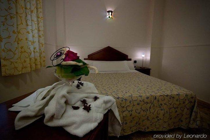 Hotel Boutique Reina Mora Granada Oda fotoğraf